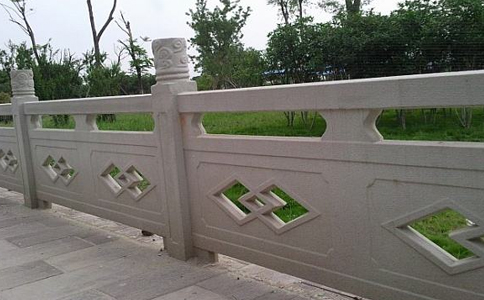 五莲花石材栏杆使用会有哪些损坏